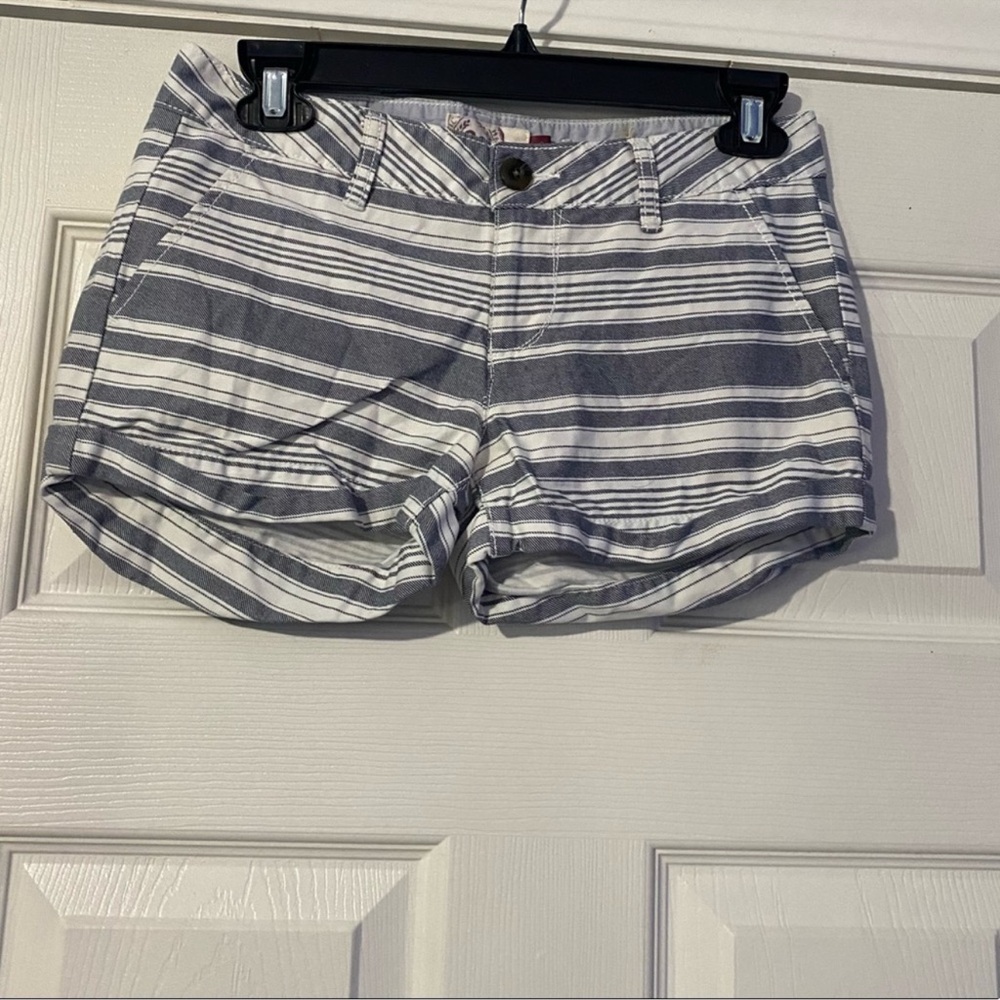 SO junior size 3 Gray Striped Jean Shorts.